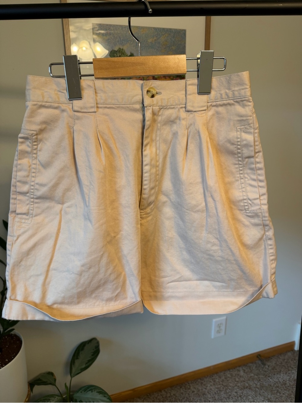 Vintage Women's Light Beige Shorts